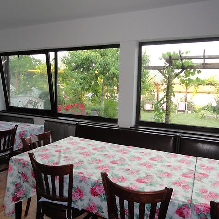 Family Hotel Belvedere Dulgopol Ngoại thất bức ảnh