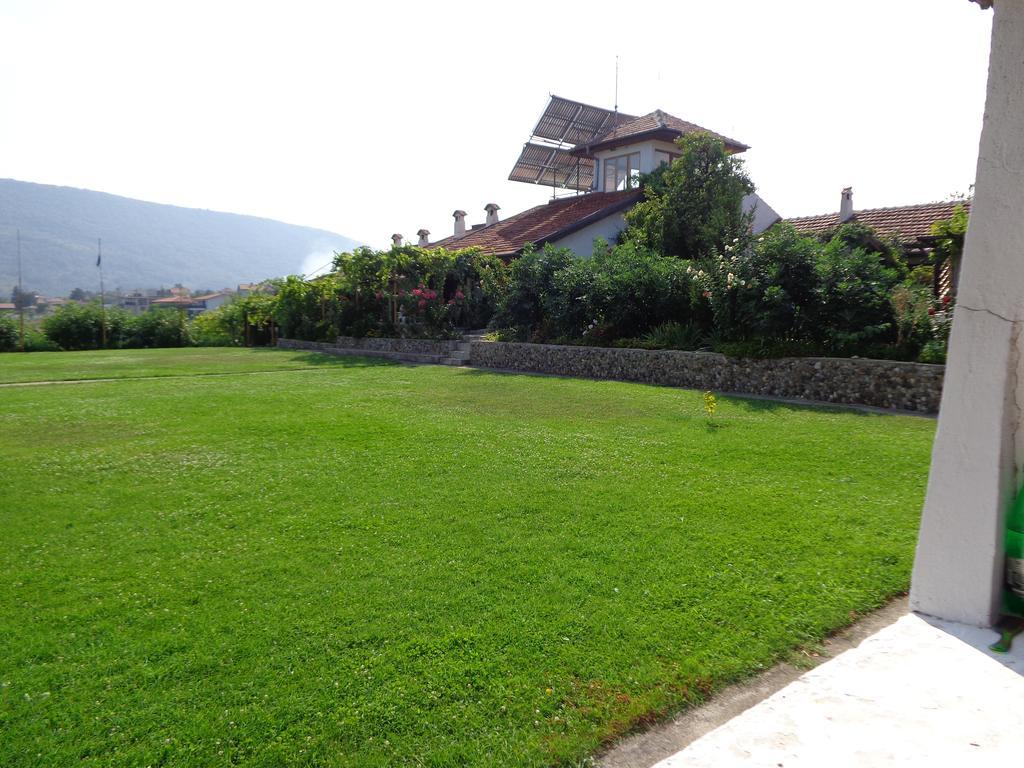 Family Hotel Belvedere Dulgopol Ngoại thất bức ảnh