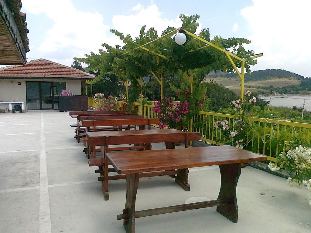 Family Hotel Belvedere Dulgopol Ngoại thất bức ảnh