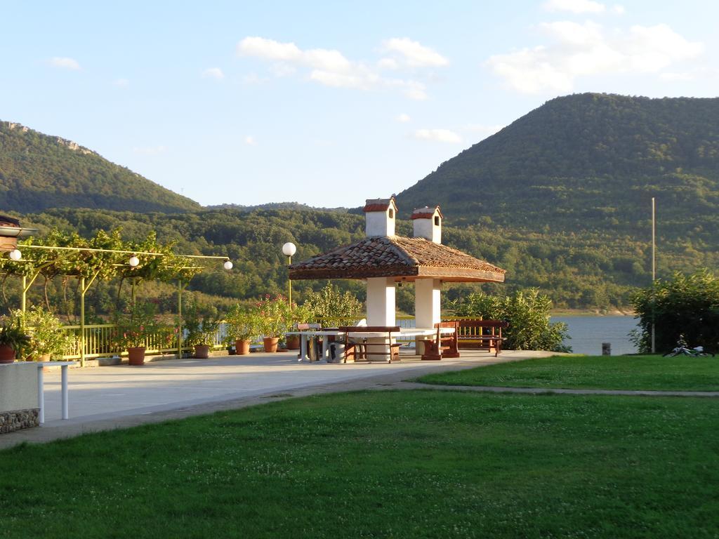 Family Hotel Belvedere Dulgopol Ngoại thất bức ảnh