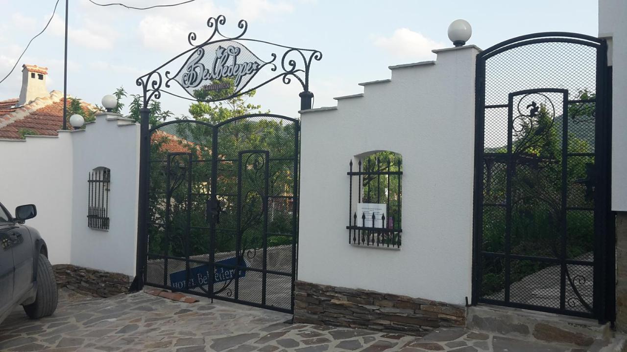 Family Hotel Belvedere Dulgopol Ngoại thất bức ảnh