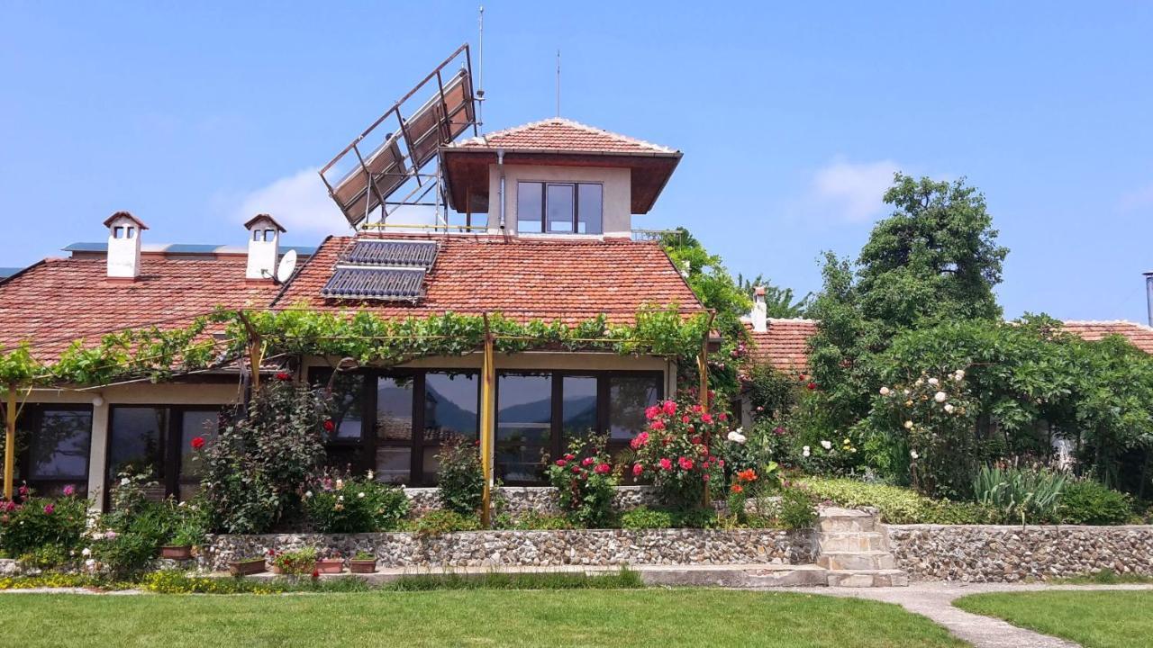 Family Hotel Belvedere Dulgopol Ngoại thất bức ảnh